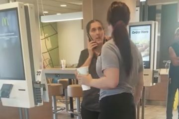 VIDEO: Empleada de McDonald’s le arroja su teléfono en la cara a una clienta que la escupió