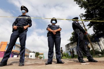 México: 350 personas linchan a siete presuntos secuestradores y cuelgan sus cadáveres en un árbol