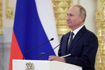 Vladimir Putin firma ley que lo mantendría en la presidencia hasta 2036