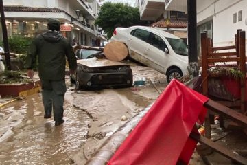 Dos muertos, desaparecidos y derrumbes: el paso del huracán Nora en México