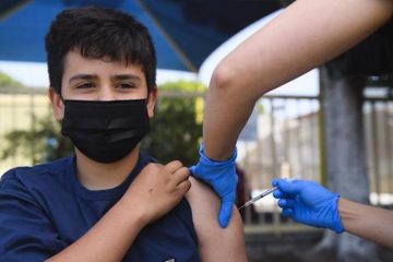 Aprueba Reino Unido aplicar vacuna contra COVID-19 a niños de entre 12 y 15 años