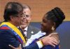 Petro es investido como primer presidente de izquierda de Colombia