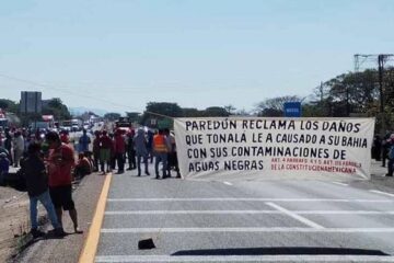 ¡Sin paso! Bloqueo carretero en Tonalá-Arriaga cumple 24 horas