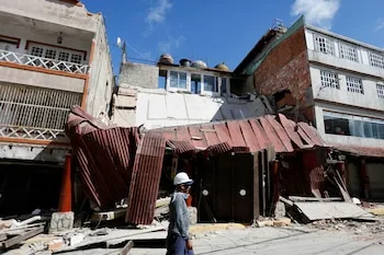 Edificios dañados tras los terremotos en Venezuela
