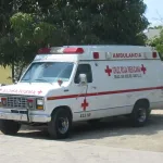 Ambulancia de la Cruz Roja Mexicana estacionada