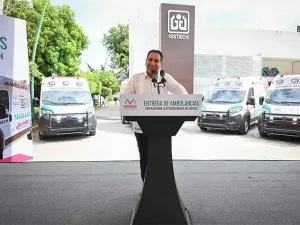 Ambulancias entregadas para fortalecer la atencion medica del Isstech en Chiapas