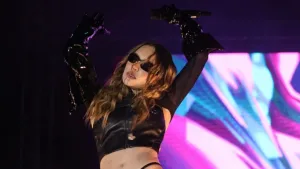 Belinda durante una aparicion publica, imagen relacionada con su llamado contra el odio en redes