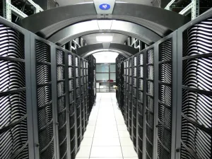 Pasillo de servidores en un centro de datos