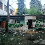 Edificio danado en Elektrostal tras ataques con drones reportados por autoridades rusas