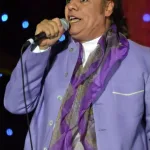 Juan Gabriel durante una presentación musical
