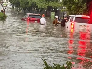Calle inundada en Tuxtla Gutierrez durante lluvias intensas