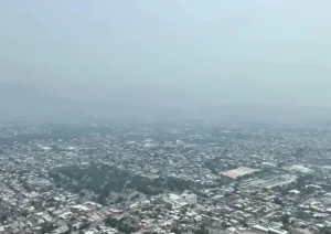 Vista panoramica de Tuxtla Gutierrez cubierta por contaminacion y mala calidad del aire