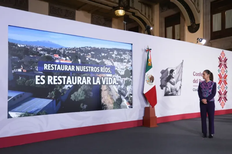 Conferencia presidencial sobre saneamiento de rios contaminados en Mexico