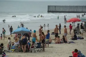 Turistas en Playas de Tijuana durante temporada de verano