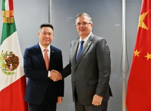 Representantes de México y China durante una reunión diplomática