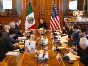Claudia Sheinbaum reunida con la delegacion de Estados Unidos encabezada por Jamieson Greer para revisar avances del T-MEC