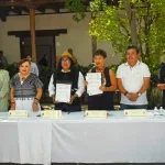 Representantes del IMTA, CEAS y SEMAHN durante la firma del convenio en Chiapa de Corzo