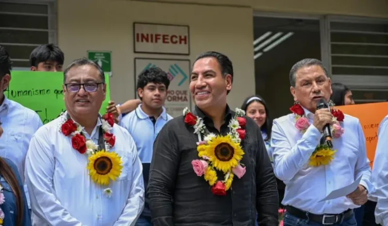 Autoridades durante la gira de infraestructura en Pantepec y Jitotol, Chiapas