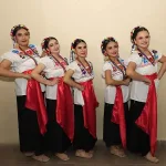 Integrantes de la Compañía de Danza Folclórica Soy Chiapas durante su pre-gala