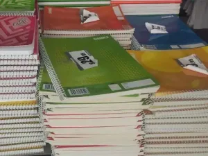 Familias realizan compras para el regreso a clases en Chiapas