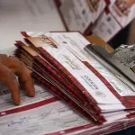 Entrega de tarjetas de Pensión del Bienestar en México