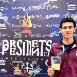Joshua Cruz Gómez durante una competencia de taekwondo