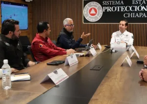 Autoridades durante la firma del convenio para reforzar el monitoreo volcánico en Chiapas