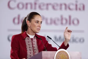 Claudia Sheinbaum durante una conferencia en Palacio Nacional