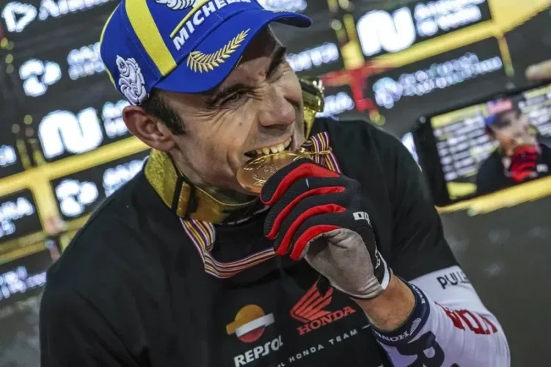 Toni Bou durante una competencia de trial
