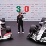 Sergio Checo Pérez en Ciudad de México antes de su exhibición de Fórmula 1