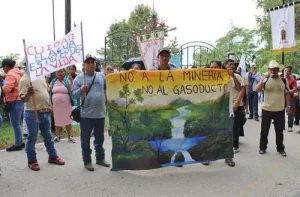 Habitantes de comunidades del norte de Chiapas durante una manifestación en Pantepec