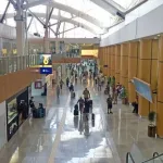 Vista de la Terminal 1 del Aeropuerto Internacional de la Ciudad de México, relacionada con el levantamiento de restricciones aéreas